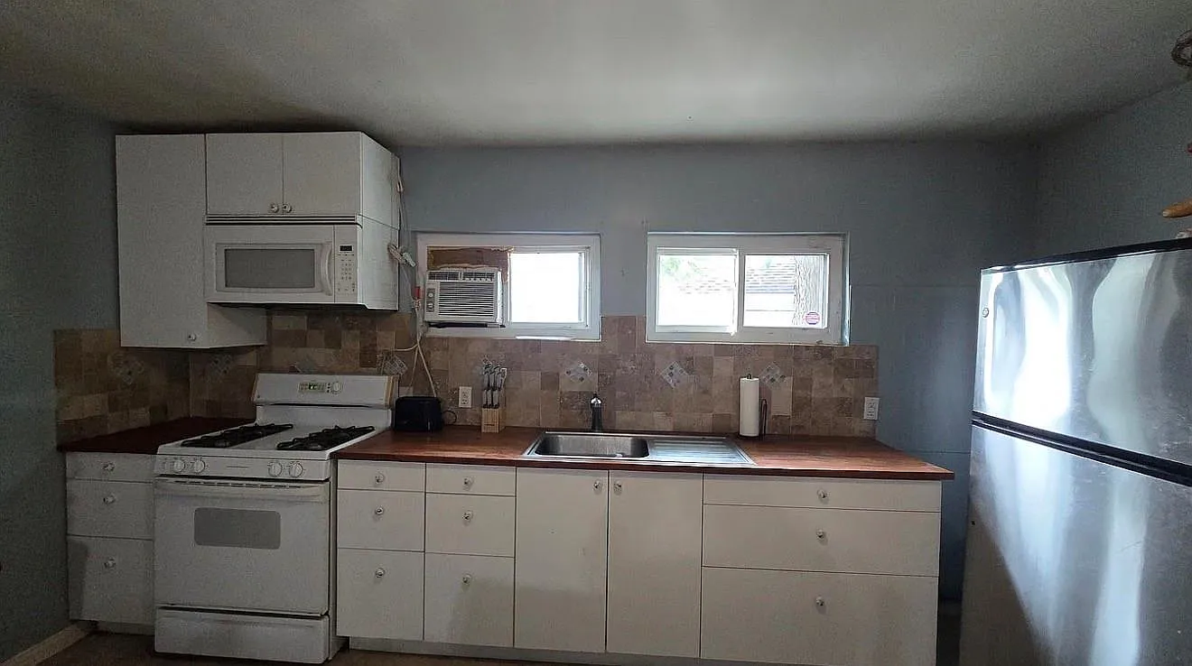 1 bed, 1.0 bath, 700 sqft, $1,050 — Photo 3