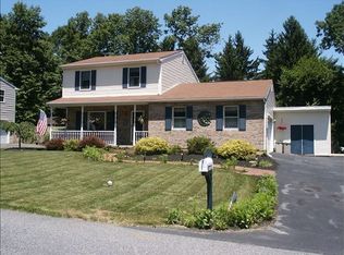 1371 Trotter Ln, Bethlehem, PA 18015