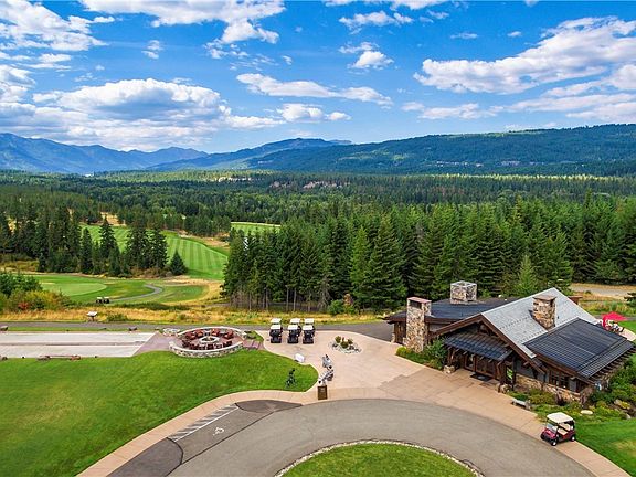 Tumble Creek Pro Shop, Gas Fire Pit and Bocce call court.