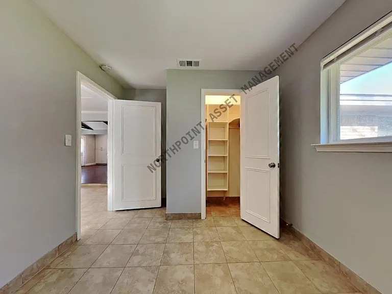 2724 Russwood Ln — Photo 20