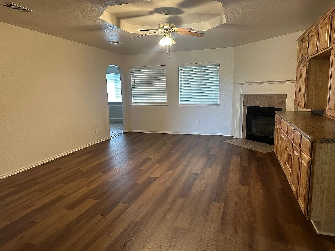4 bed, 1821 sqft, $1,650 — Photo 3