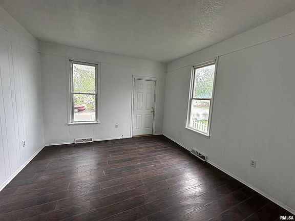 5th image of 1724 W 6th St
