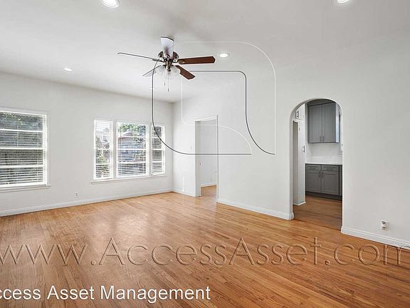 2nd image of 1121 French St #10367256
