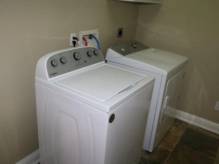 7102 Spring Run Ln — Photo 31