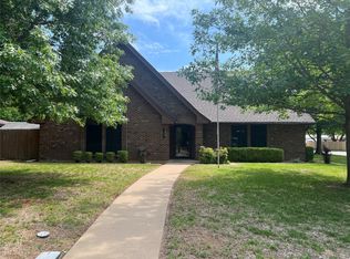 511 Sunset Dr, Cleburne, TX 76033