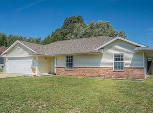 810 SE 16th Ter, Oak Grove, MO 64075