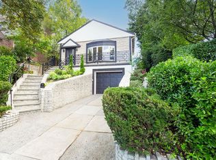 8549 Avon St, Jamaica, NY 11432