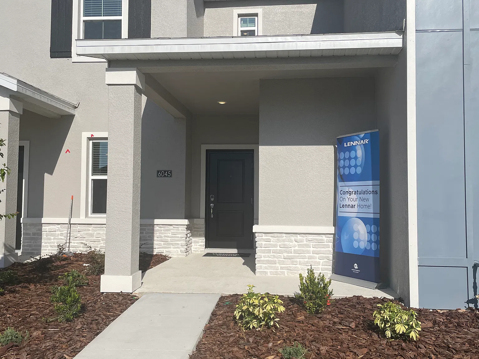 4 bed, 2.5 bath, 2000 sqft, $2,400 — Photo 3