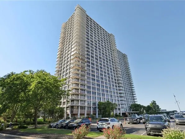 12700 Lake Ave APT 2711, Lakewood, OH 44107