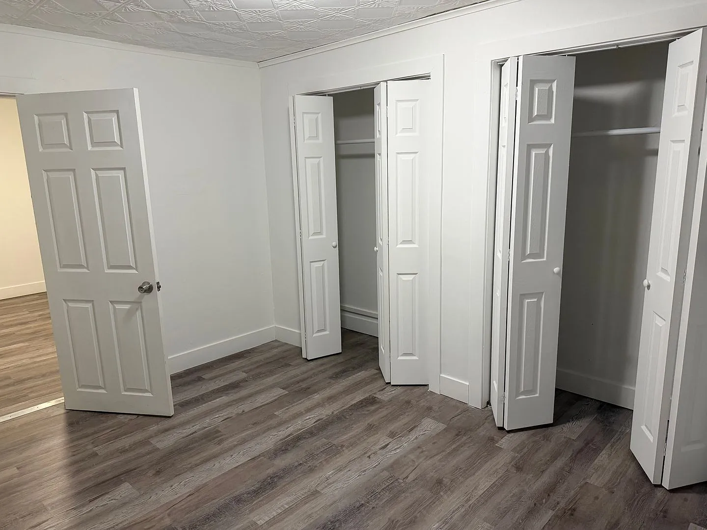 317 Warren St — Photo 4