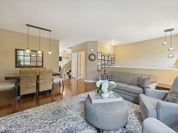3rd image of 215 Willow Blvd #215