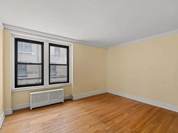 135 West 58th Street image 4 of 8