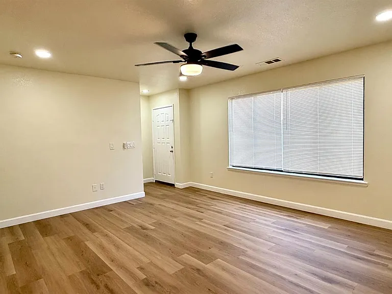 2425 Knowlwood Ct — Photo 4