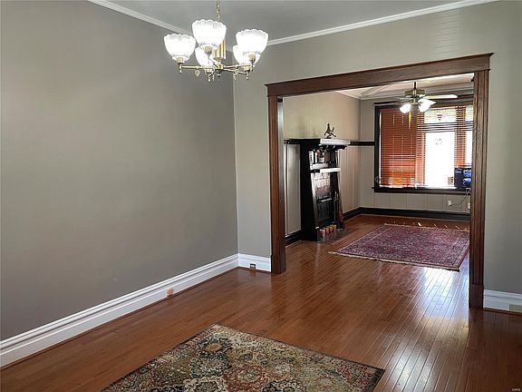 5th image of 4046 Botanical Ave