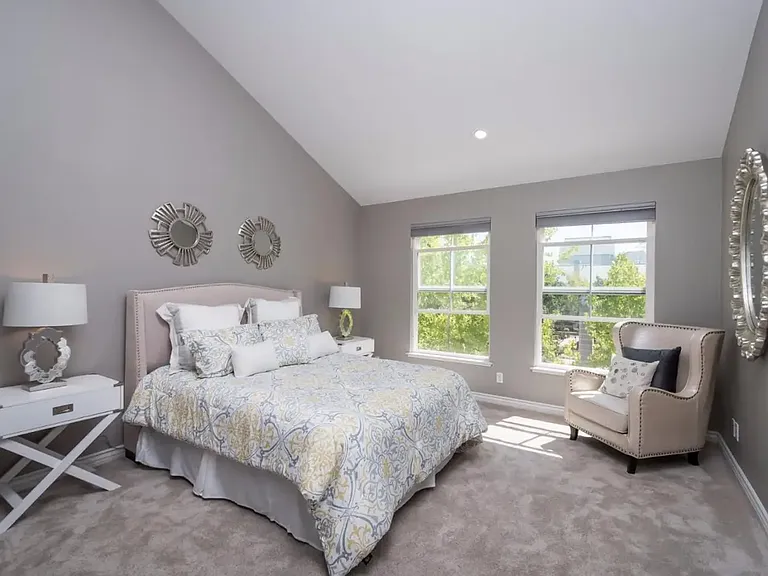 221 Village Ln — Photo 15