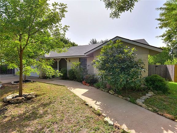 2nd image of 2205 Whispering Dr
