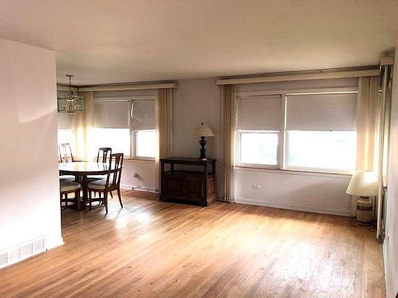 2nd image of 4922 Farwell Ave
