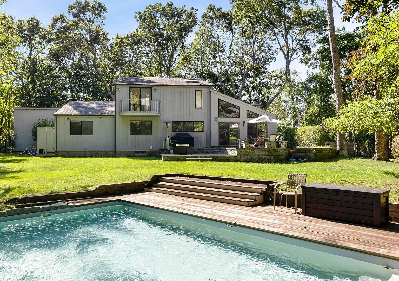 Open Layout, Ideal Relaxation and Entertaining — Photo 2