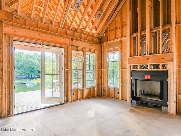5th image of 152 Waterfront Way