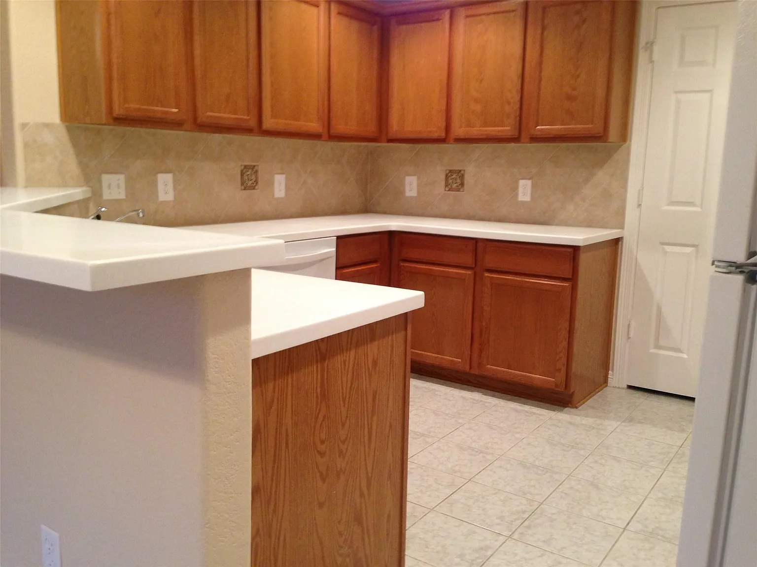 3 bed, 2.5 bath, 1928 sqft, $1,875 — Photo 4