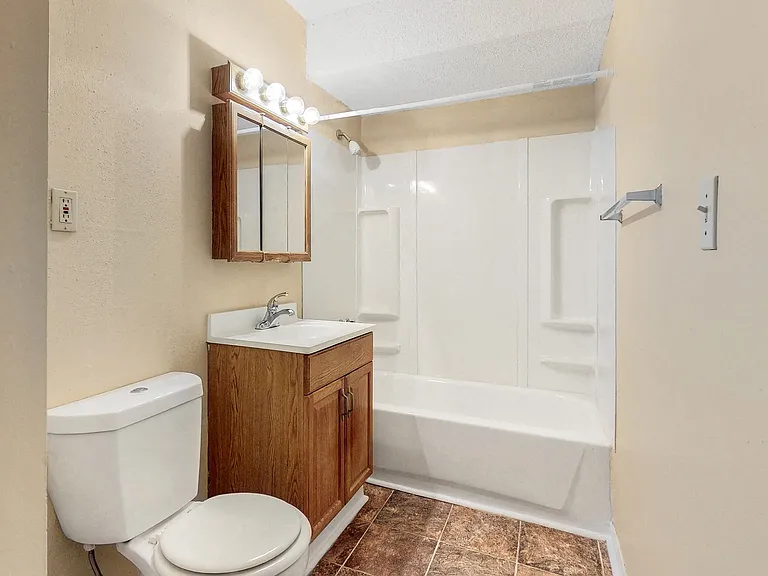 Oak Valley Apartments — Photo 82