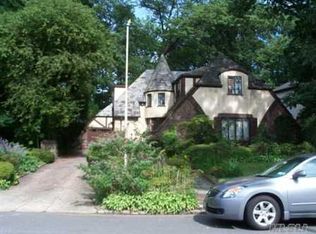 18010 Tudor Rd, Jamaica, NY 11432