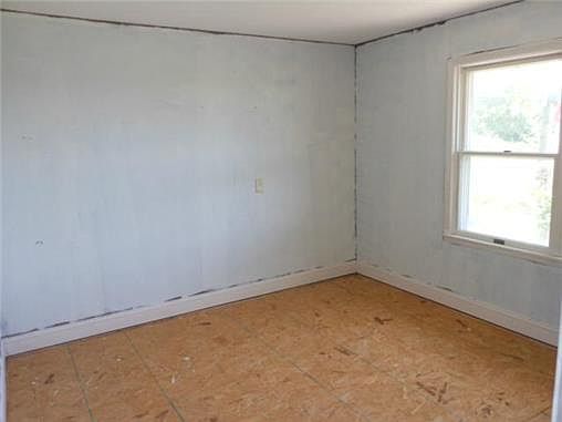 5th image of 28191 187th St