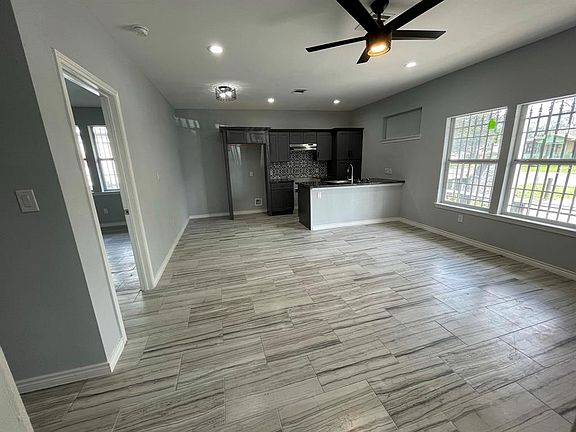 4th image of 4707 Mallow St #A