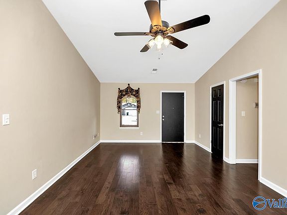 5th image of 9737 Wallwood Dr SE