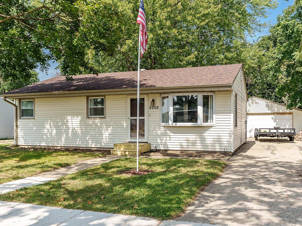 1st image of 2202 Evans Ave