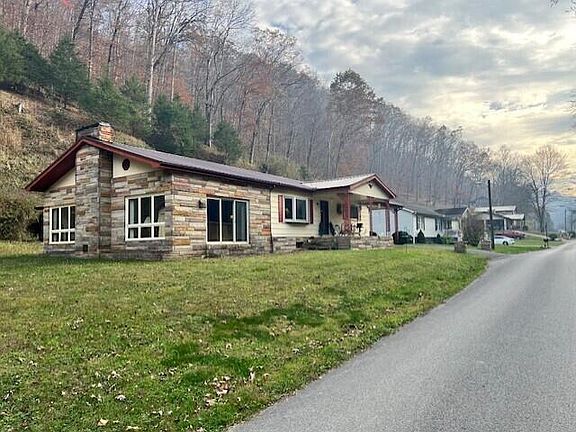 2nd image of 413/389 Clark Dr