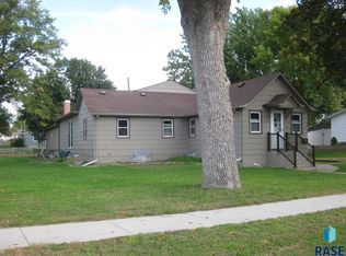712 E 3rd St, Dell Rapids, SD 57022
