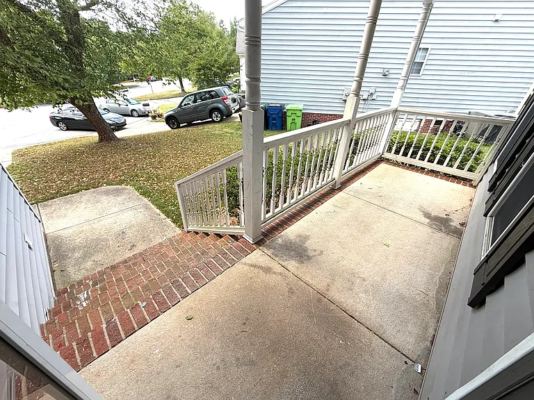 2509 Kentford Ct — Photo 4