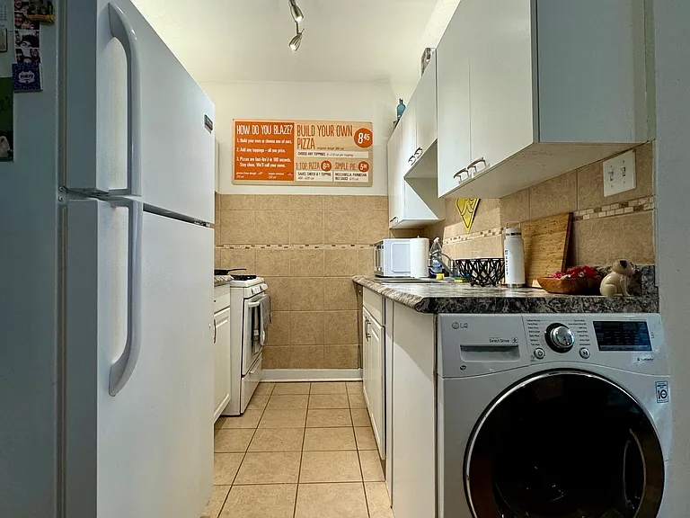 1481 W Huron St #1 — Photo 12