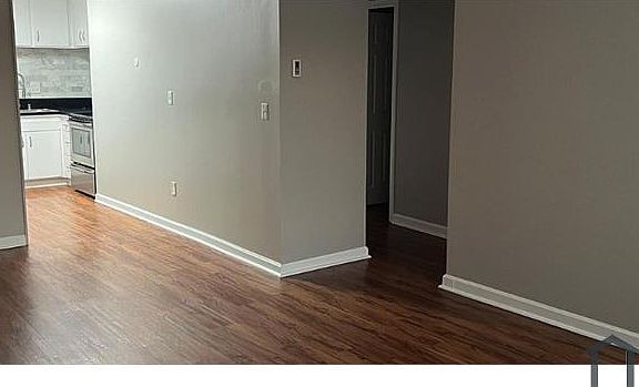 5th image of 3920 E Linwood Blvd