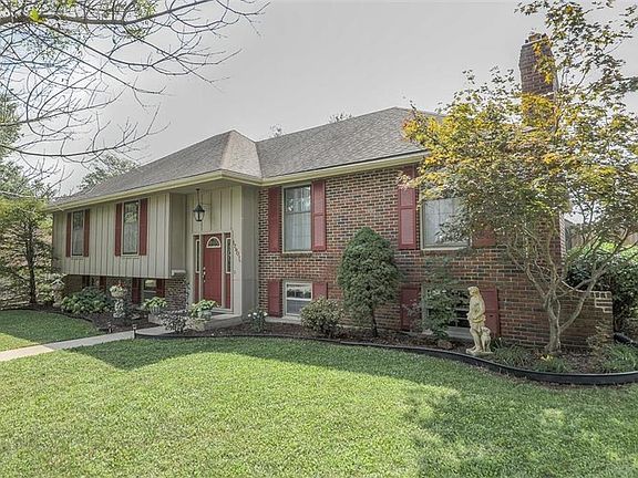 2nd image of 17901 E Cheyenne Dr