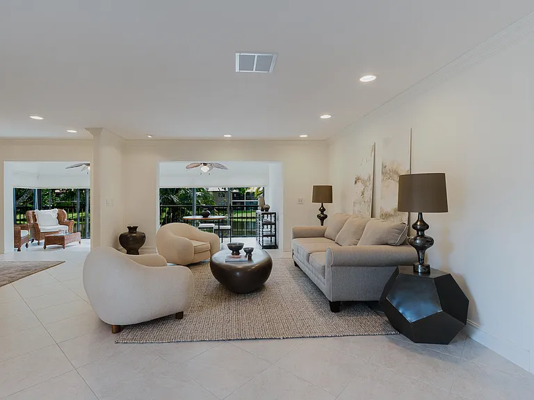 9277 Vista Del Lago #39B — Photo 10