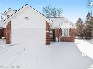 3812 Lesia Dr #14, Warren, MI 48091