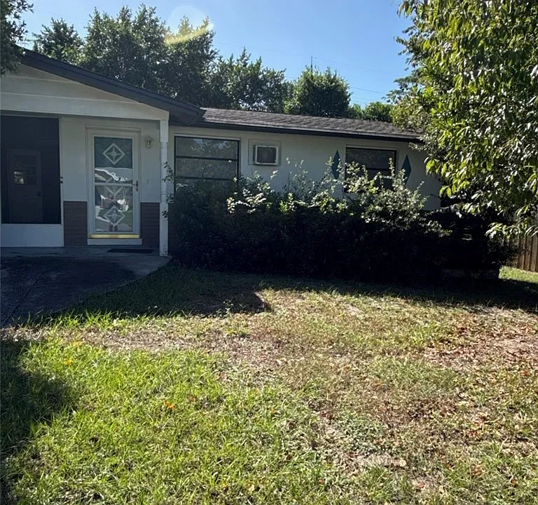 8 E Golden St