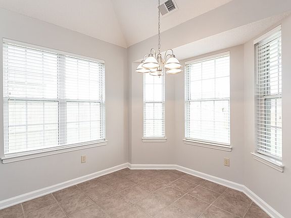 4th image of 4190 Louden Dr
