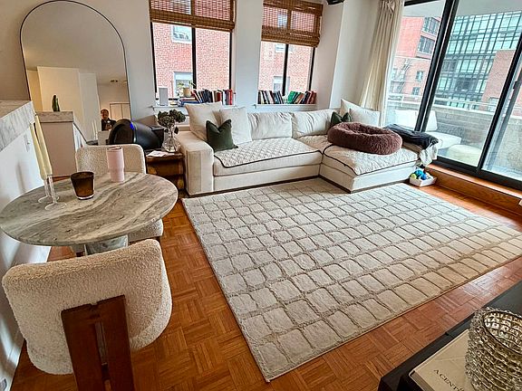 3rd image of 140 Charles St APT 5E