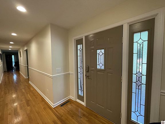4th image of 432 Edgewood Dr