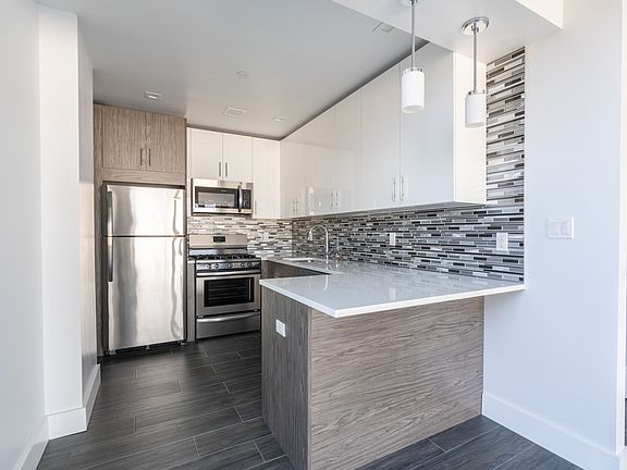 3rd image of 22-22 Steinway St #3D