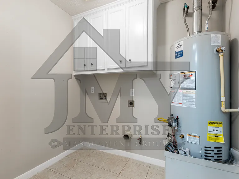 2530 Aldon St #B — Photo 14