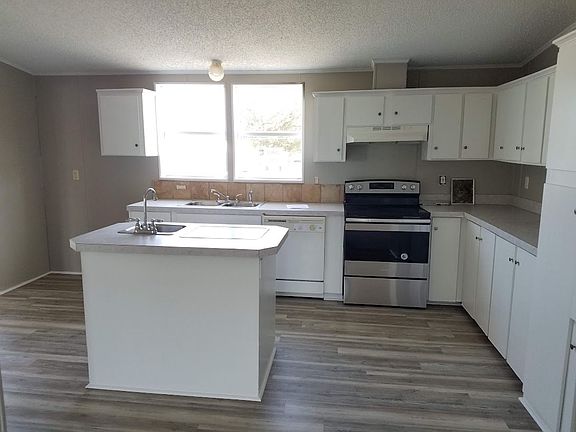 4th image of 110 NE 68th Ct