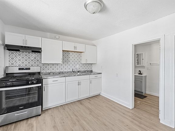 3rd image of 5 Floyd St