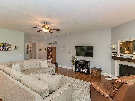 5th image of 2338 W Glendale Avenue