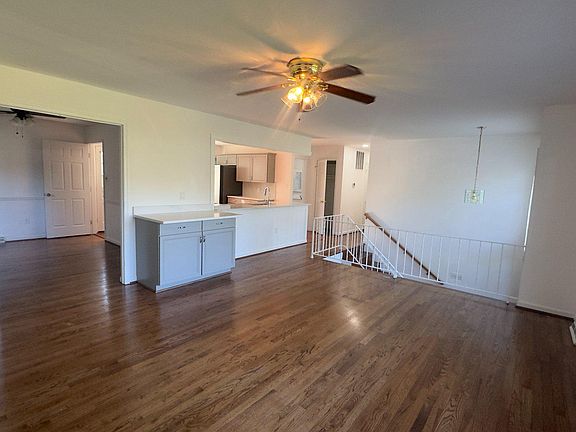 4th image of 1636 Great Falls St