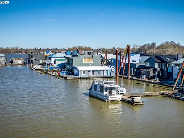 7720 S Macadam Ave #16, Portland, OR 97219