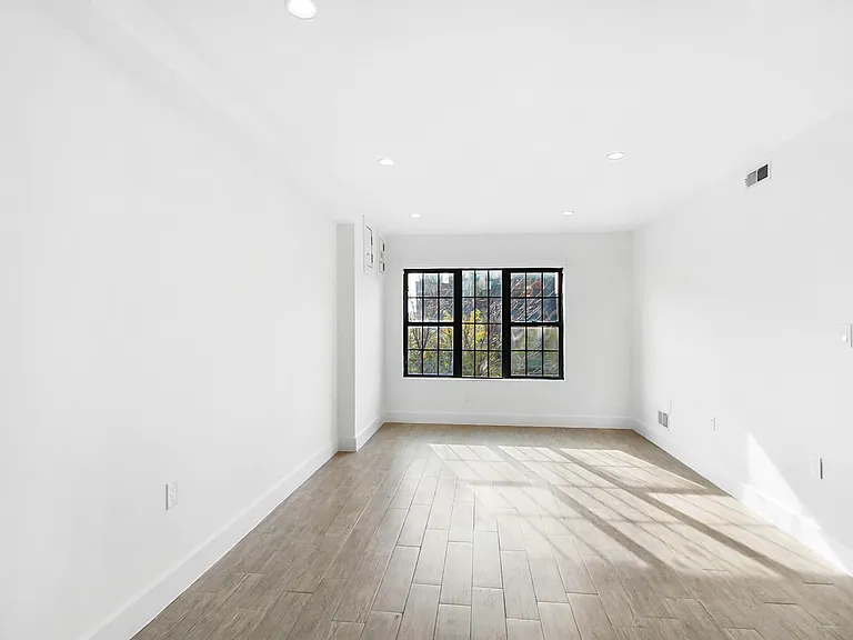955 Lafayette Ave #2 — Photo 10